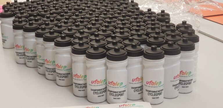 Evenementiel gourdes avec sticker championnat national cyclosport Ufolep