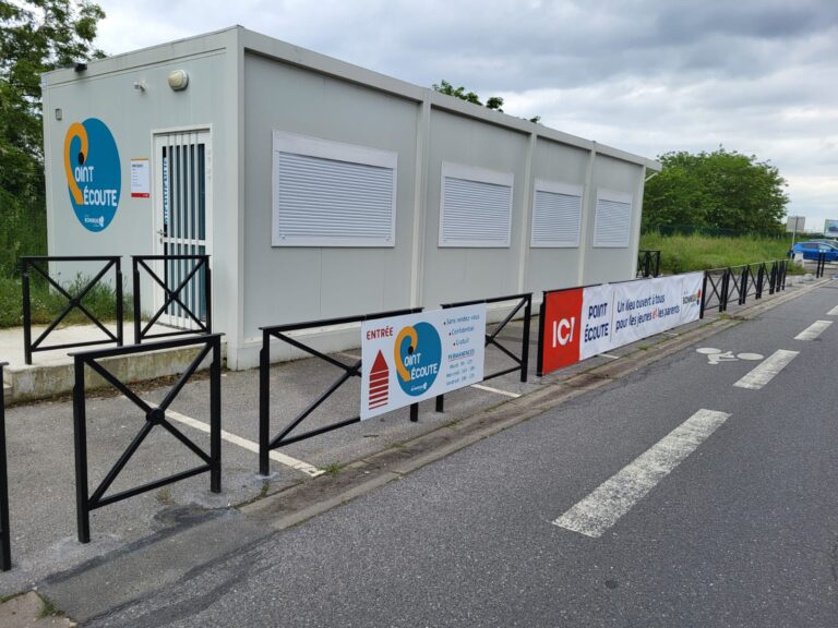 Signaletique extérieure Point ecoute Ville de Bonneuil01
